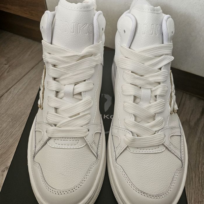 Чисто нови Pinko