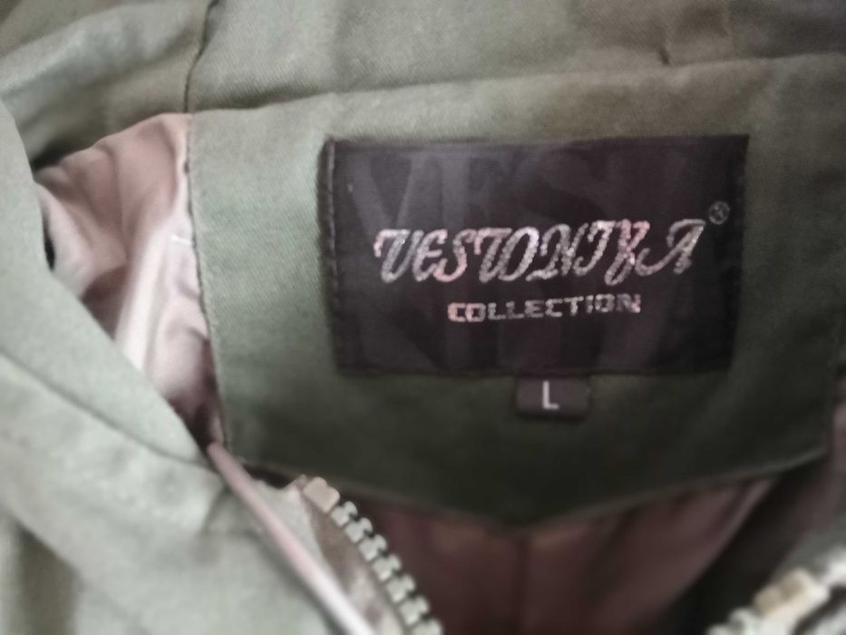 Яке есенно -пролетно.Женско.