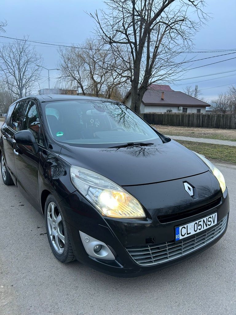 Vând Renault Scenic