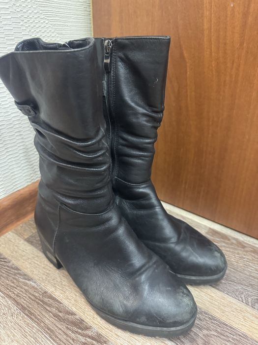 Продам женские кожаные сапоги