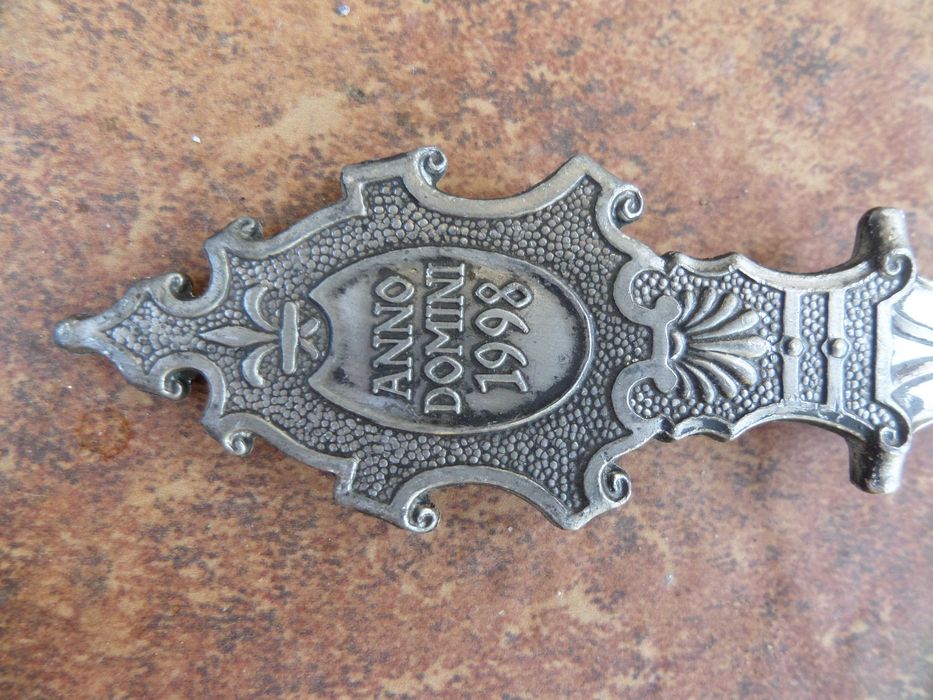 Lingura de argint sau nichel basorelief castelul Falkenberg