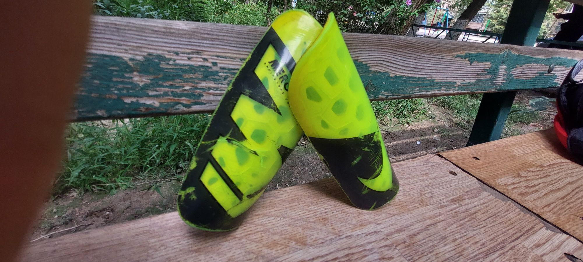 Щитки для футбола Nike Mercurial