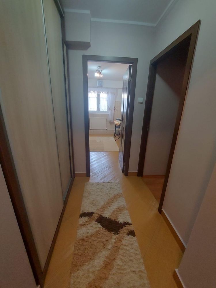 Inchiriez apartament