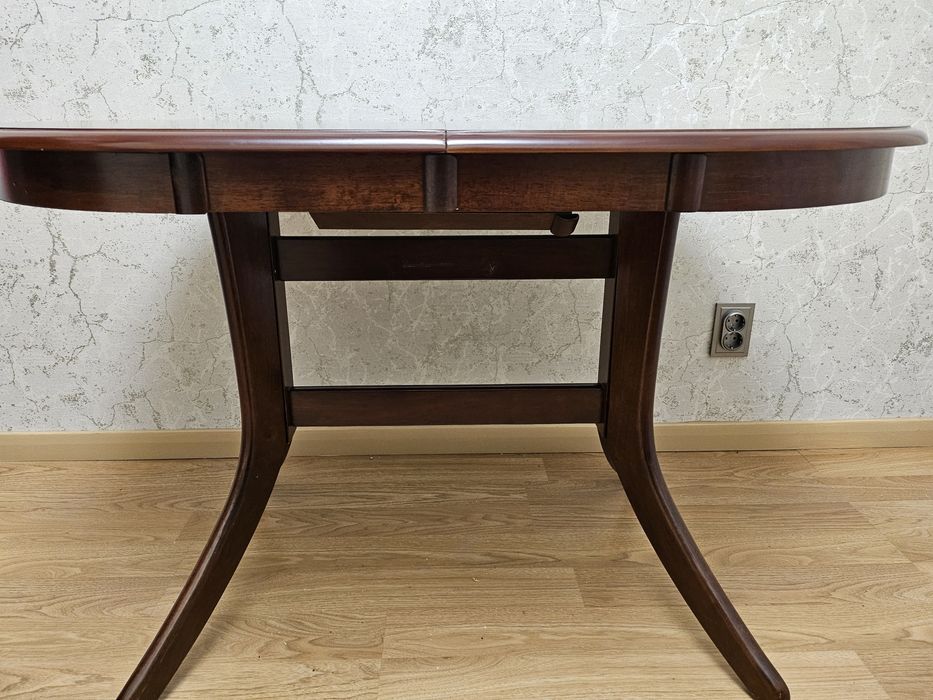 Стол обеденный производство Малайзия