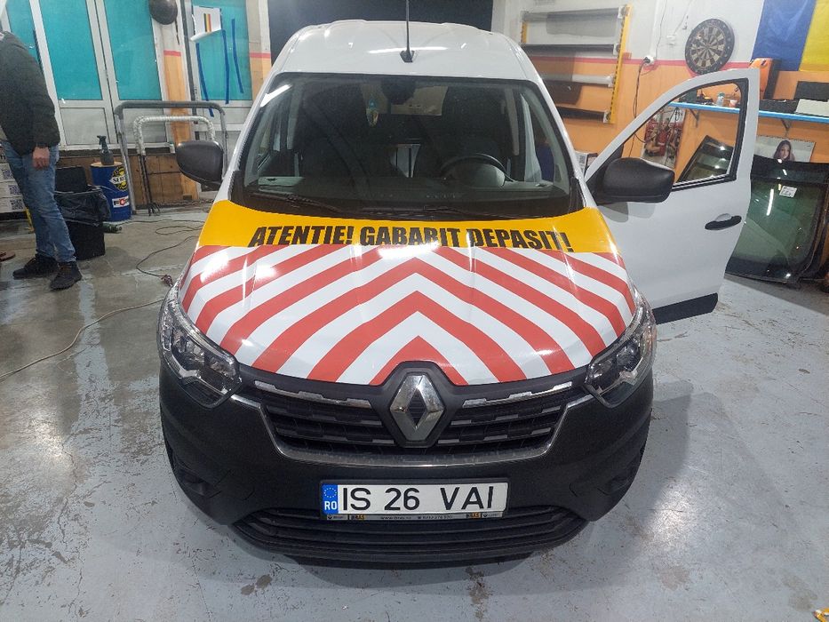 Reclama luminoasa, litere volumetrice, bannere
