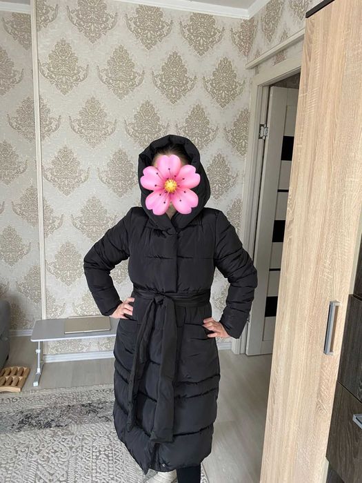 Пуховик зимний с капюшоном 46 размер новый