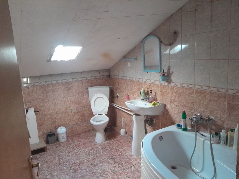 Casa de vânzare, pret negociabil