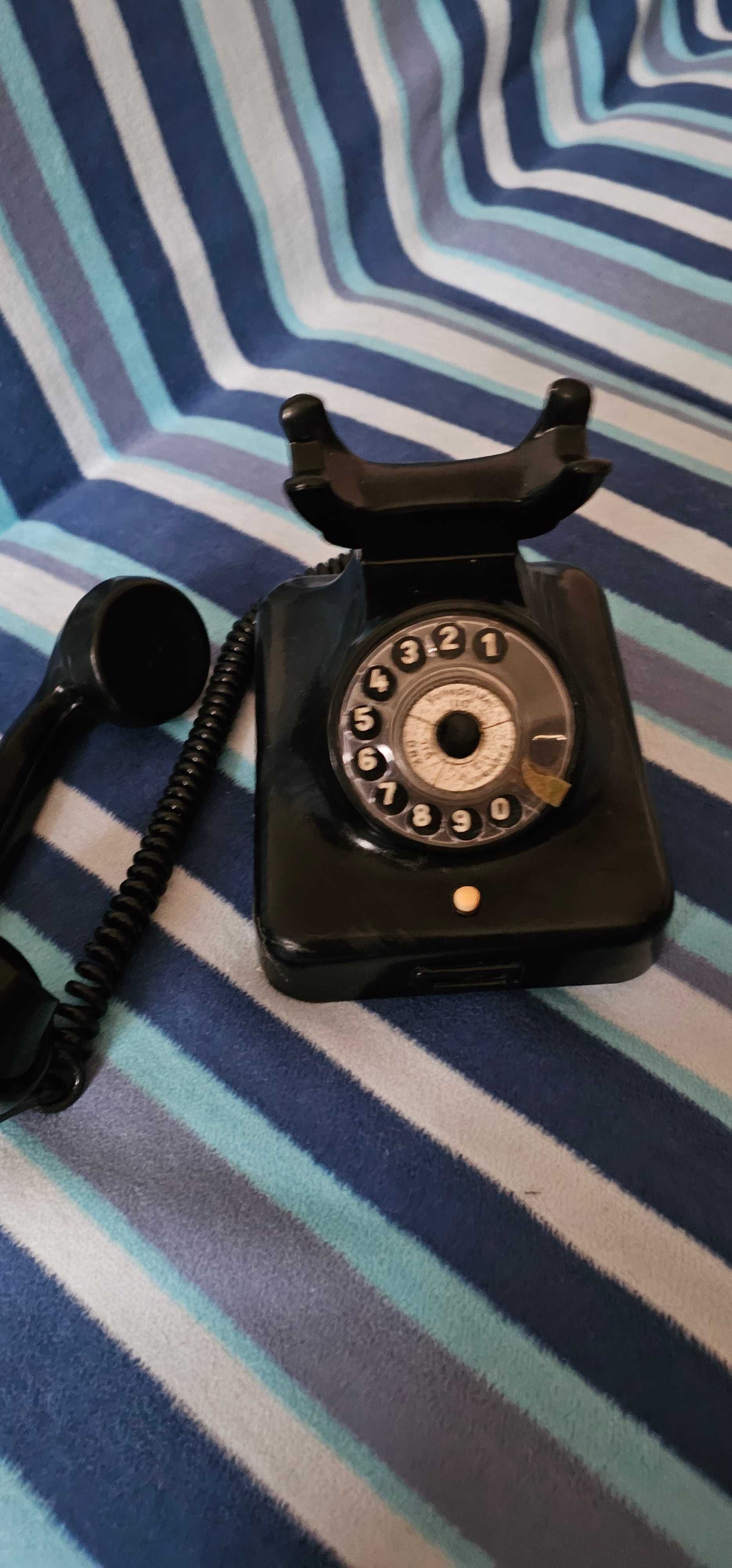 Vand telefon vechi  cu disc din bachelita siemens