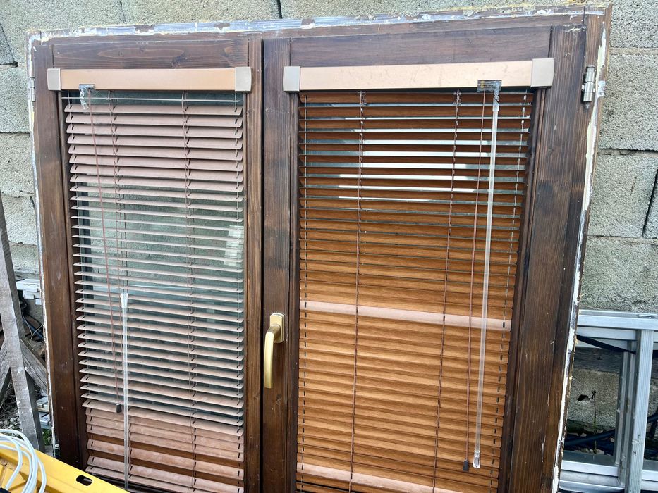 Прозорец - дървена дограма