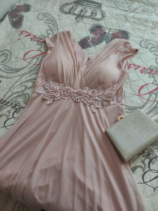 Официална рокля до коляното