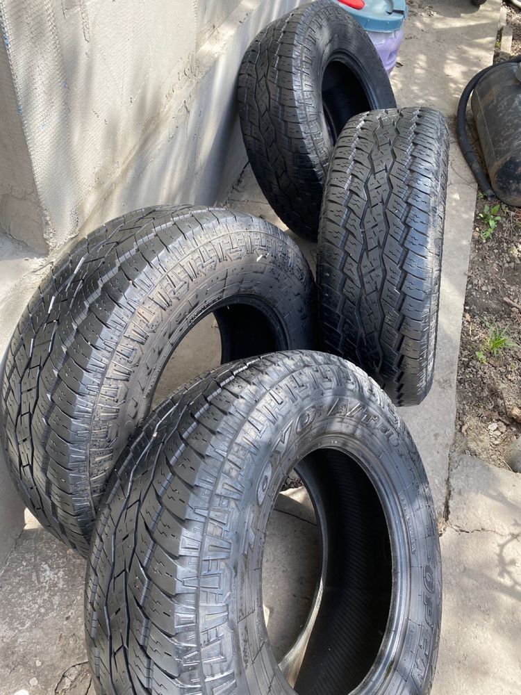 Продам резину японскую toyo open country plus