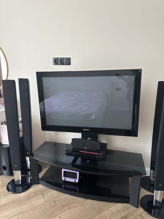 Телевизор с тумбой