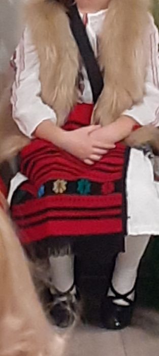 Port popular fetite 4 -5 ani