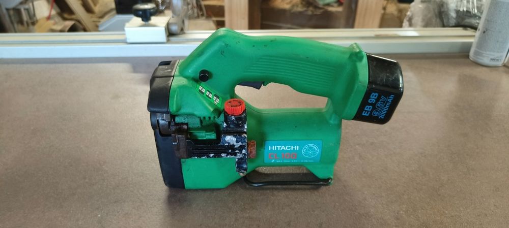 Машина за рязане на Шпилки Hitachi CL 10D