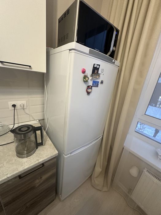 Продам холодильник