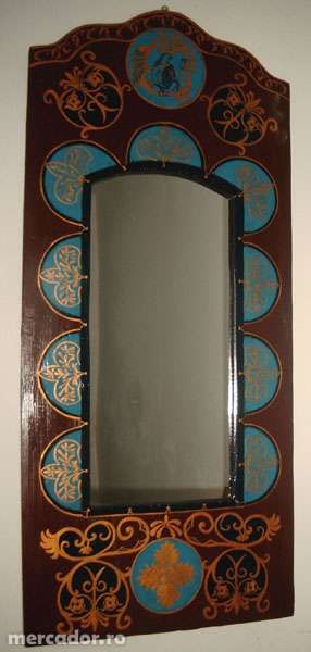 Oglinda cu rama pictata-motive medievale