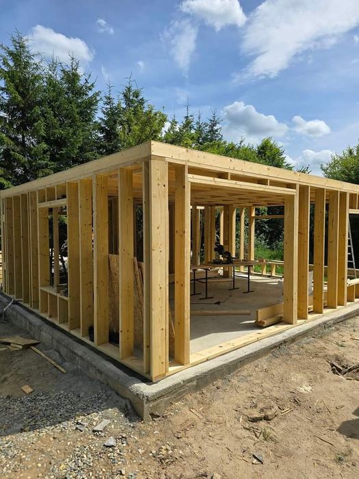 Cu garajul metalic izolat de la Containere FDC, puteți asigura o prote