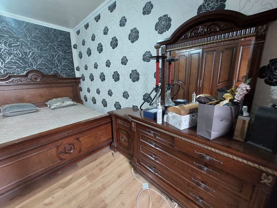 Стенка,диван,камод комлект