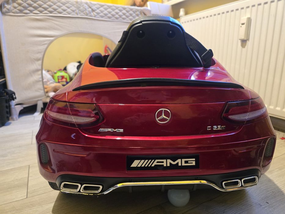 Акумулаторна кола Mercedes Benz C63 AMG – почти нова!