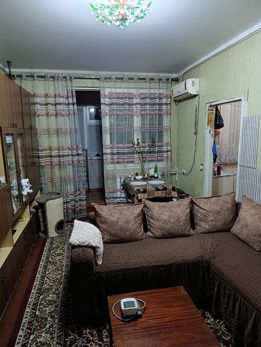 Продается квартира на Чиланзаре-8 квартал 2/4/4 зеркалка