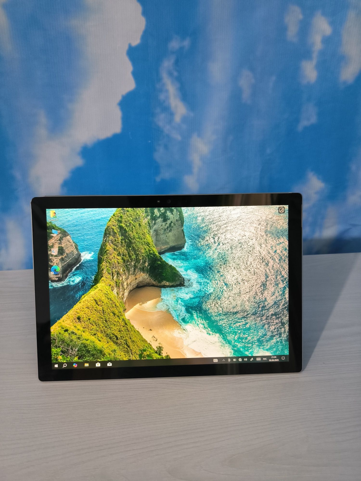 Microsoft Surface Pro 5 LTE version