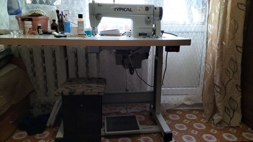 Продам швейную машину