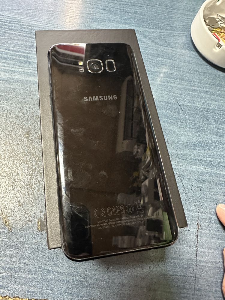 Samsung Galaxy S8 plus 4/64 - комплект, отличен