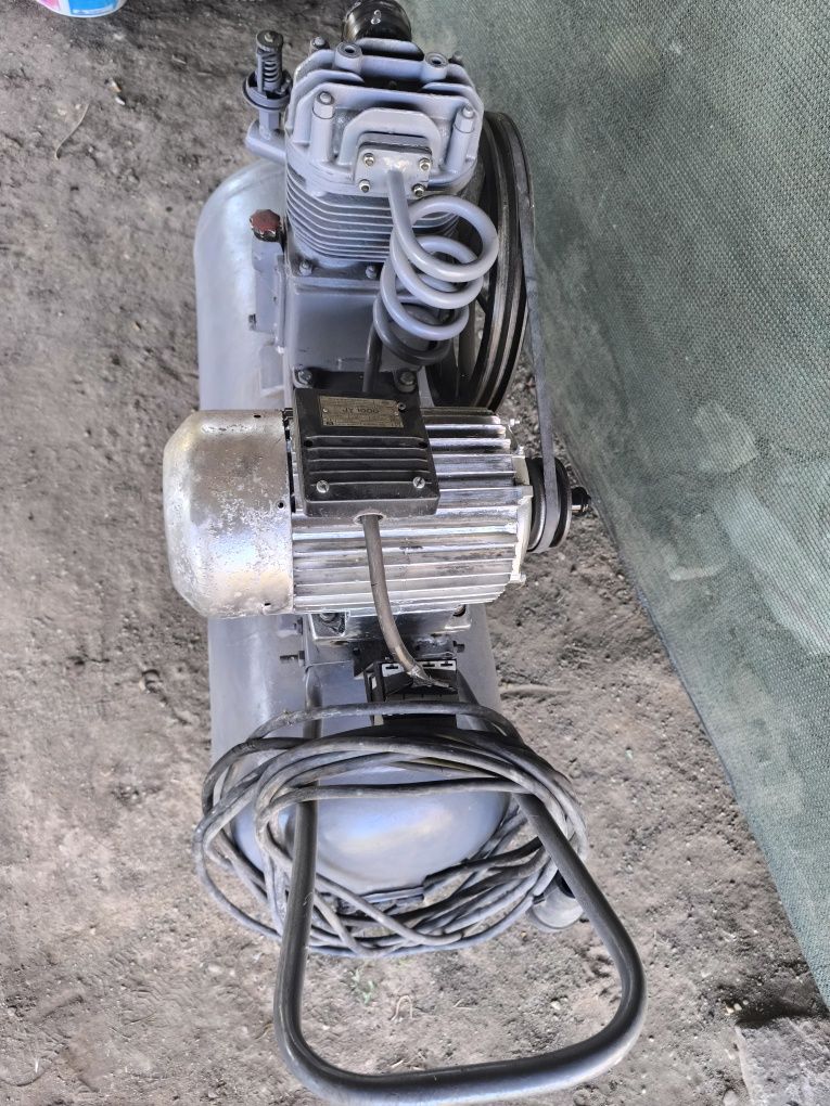 Compresor aer 150 litrii trifazic 380