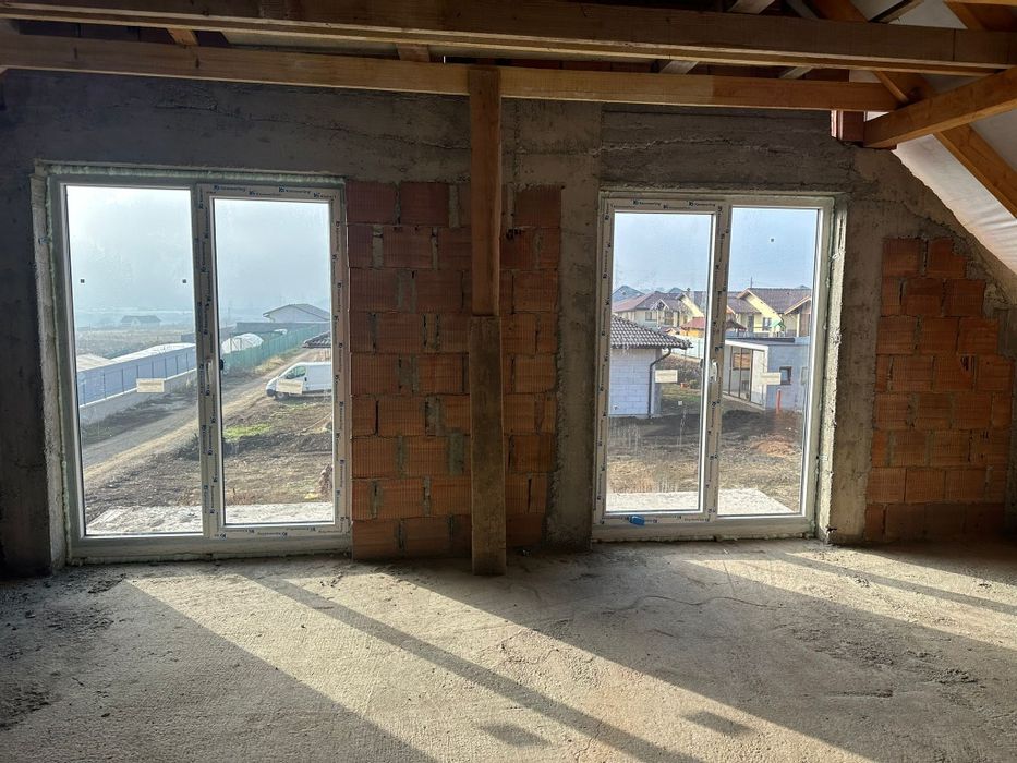 Casa duplex finisat