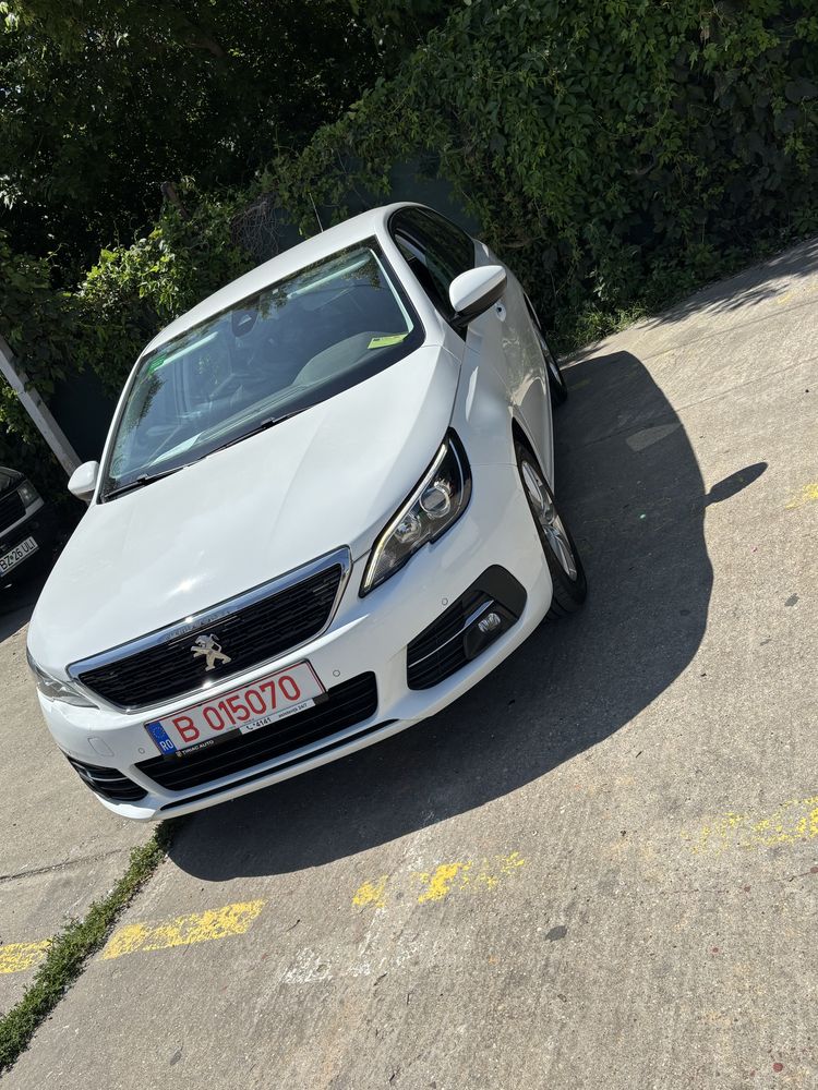 Peugeot 308 - benzina - automata 8+1