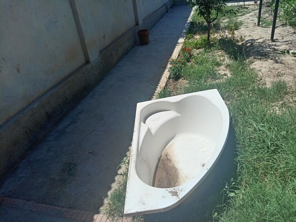 Продам ванну, 2 раковины и стойку для кормления крупных собак