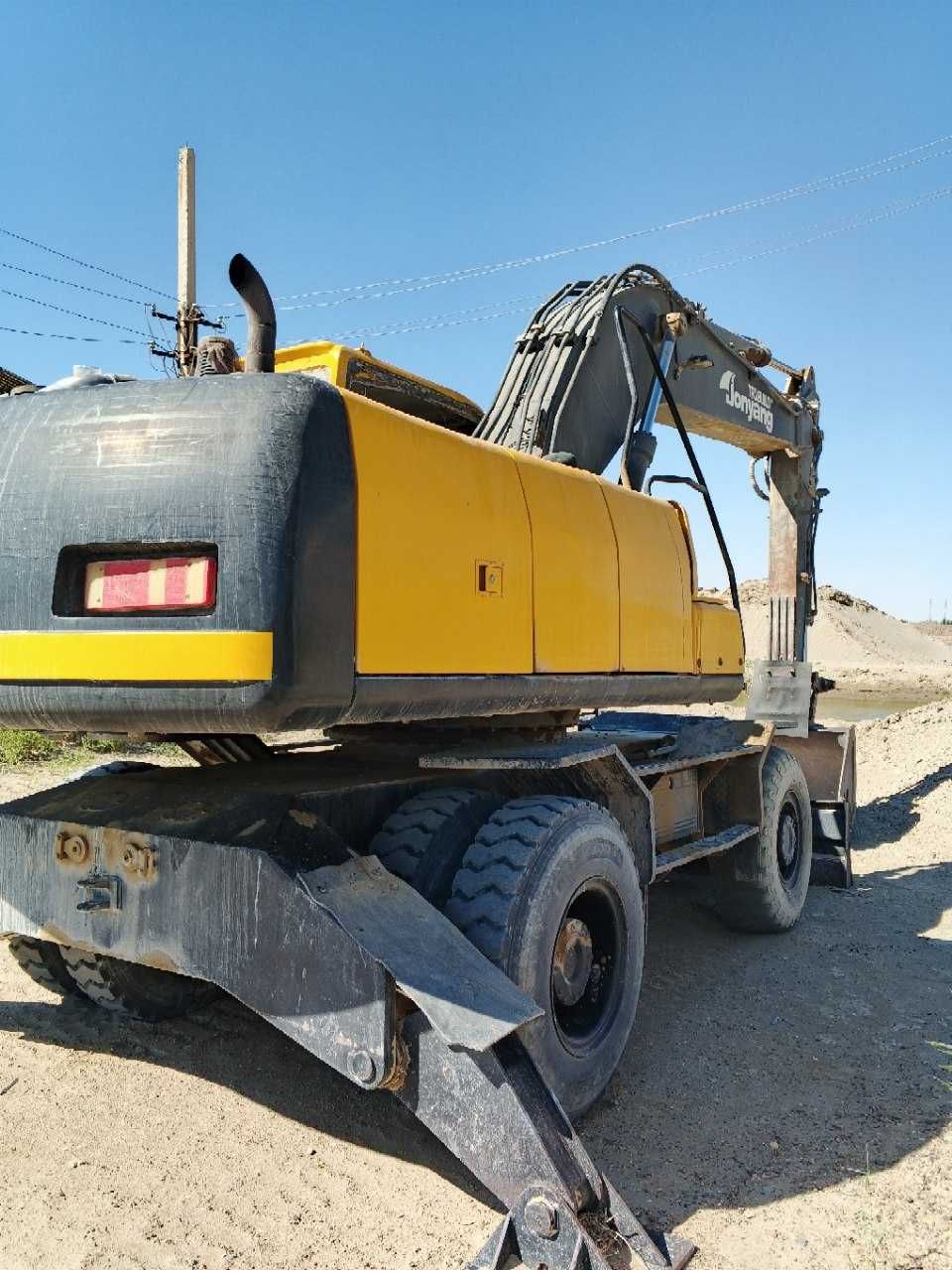 Ekskavator Jonyang JYL621E