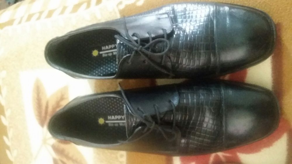 Продаются мужские туфли