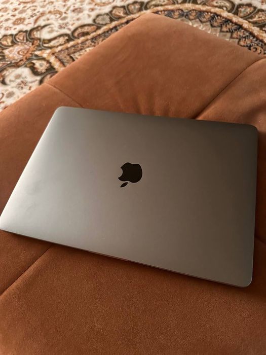 Продается MacBook Pro 1TB Retina Touch Bar