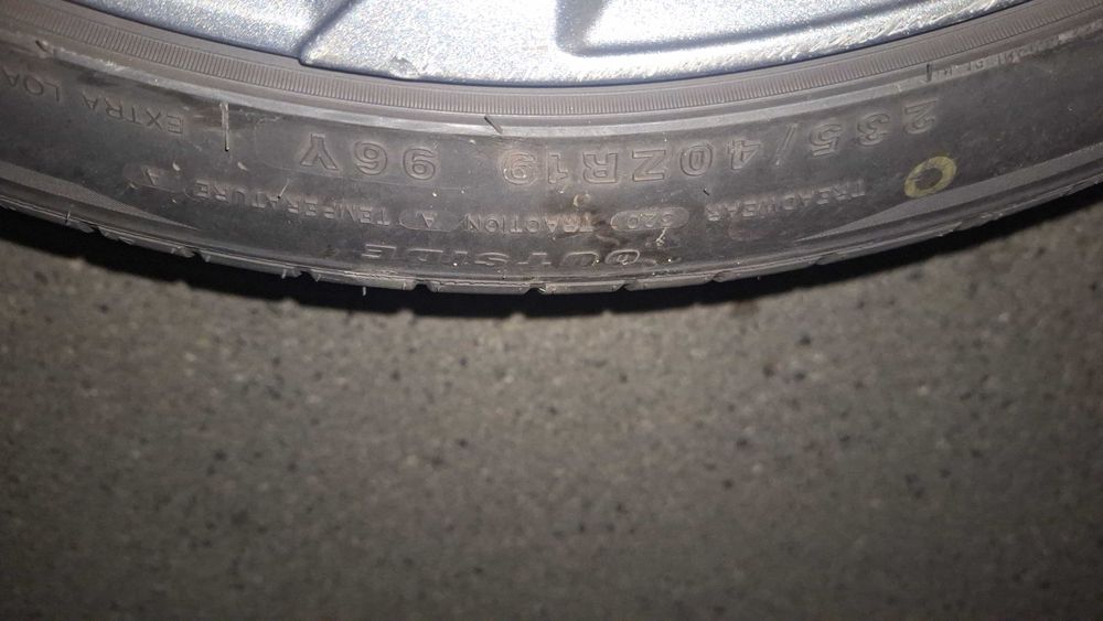 Vând roți AEZ ARUBA R19 în stare foarte bună.