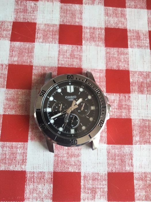 Продам часы наручные