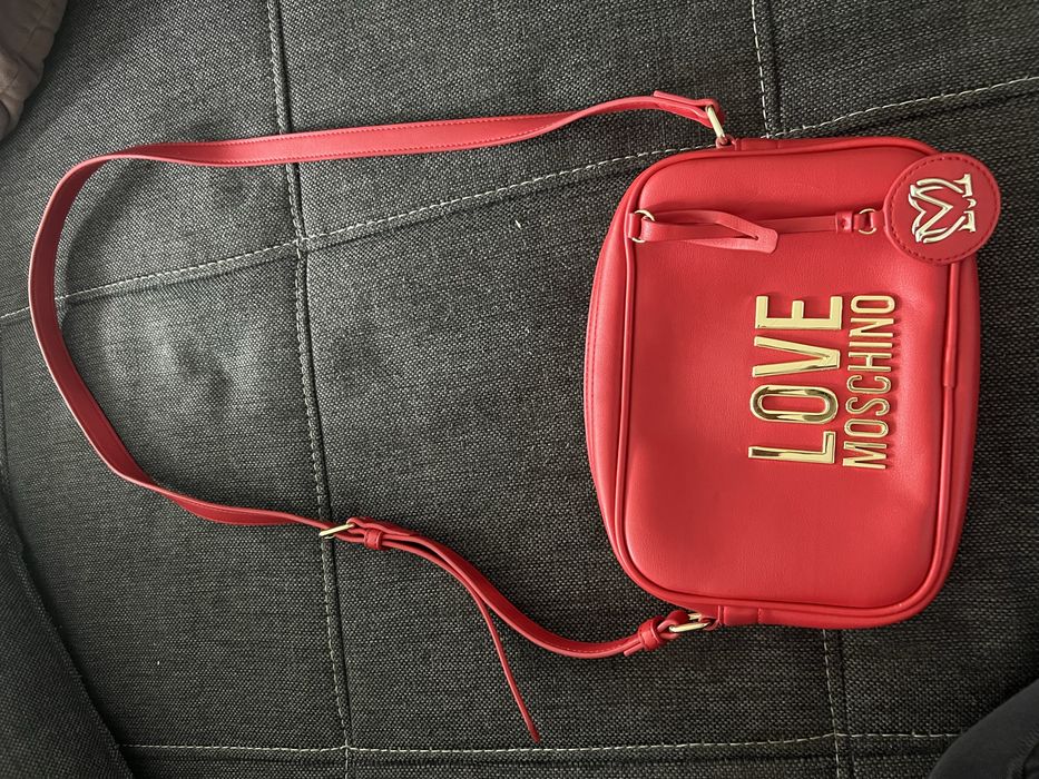 Love moschino чанта