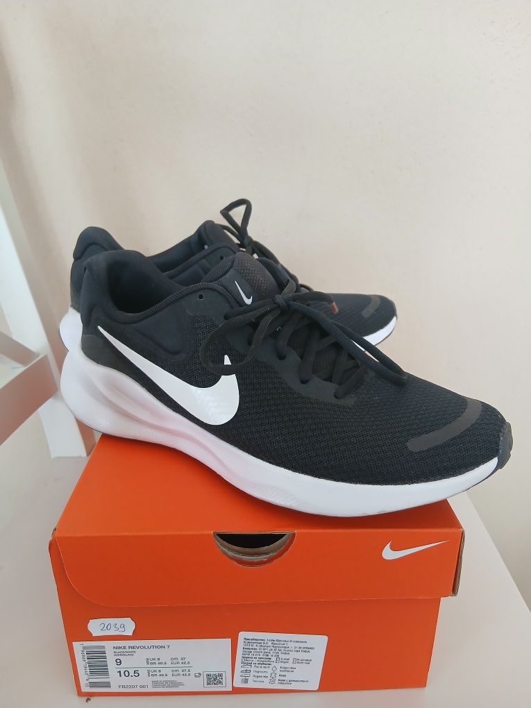 Маратонки Nike 42,5 стелка 27 см