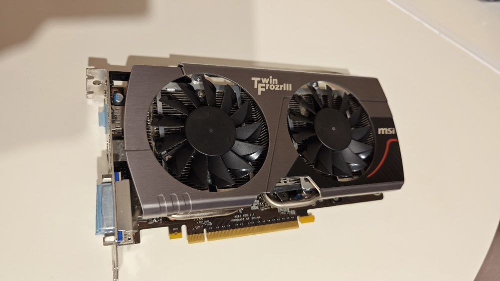 Sistem ASUS P8P67-M + Intel i3 3.33GHz + 12GB RAM +Video GTX660 192bit