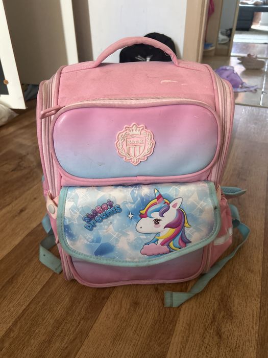 Отдам портфель детский для девочек