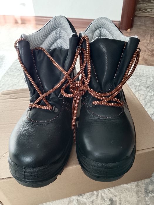 , продам рабочие ботинки
