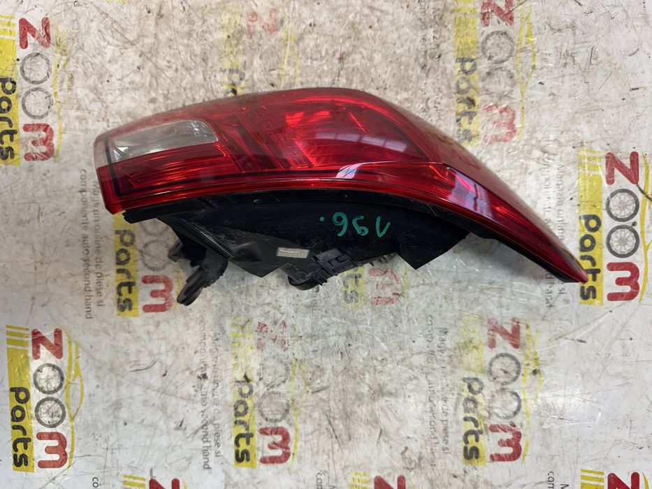 Stop lampa stanga spate pe aripa Renault Clio 4 hatcback 2013-2020