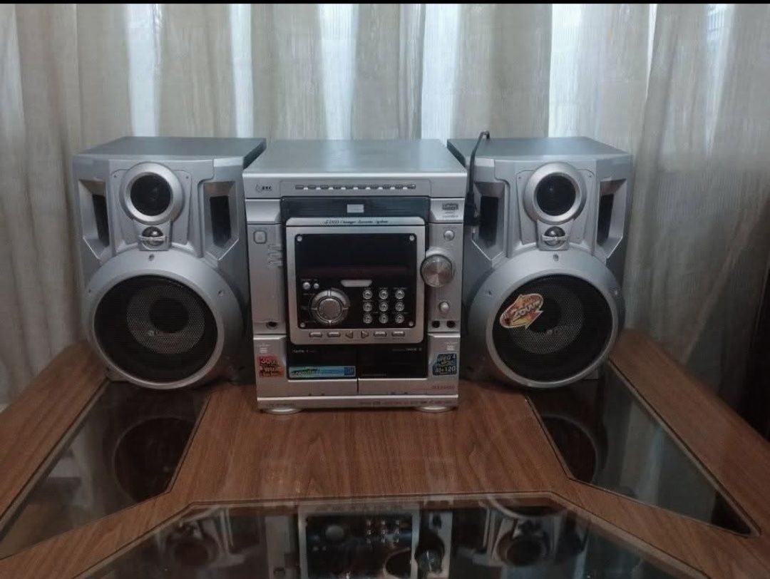 Музыкальный центр LG (Южная Корея)