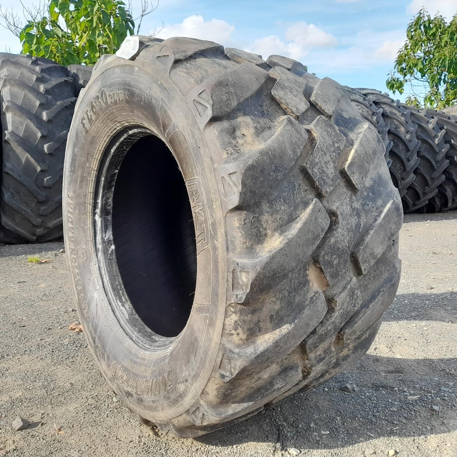 Cauciucuri 560/45R22.5 Bkt Anvelope Cu Livrare Rapida