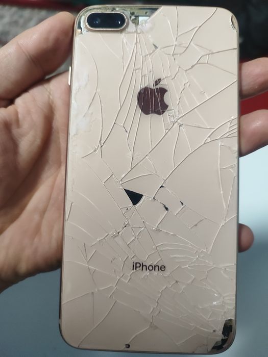 Айфон 8+ сатылады жаксы