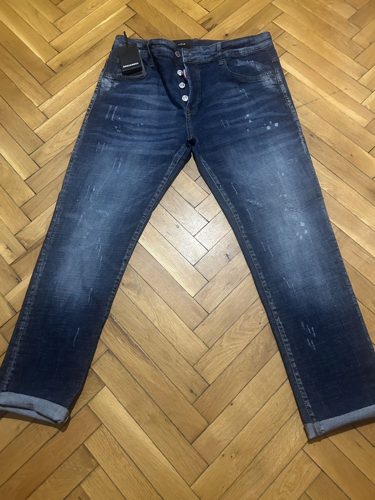 Дънки на DSQUARED2