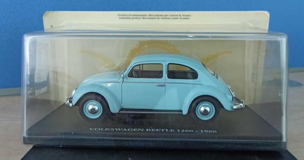 Macheta VW Kafer Beetle 1200 1960 bleu - Hachette 1/24 cu vitrina