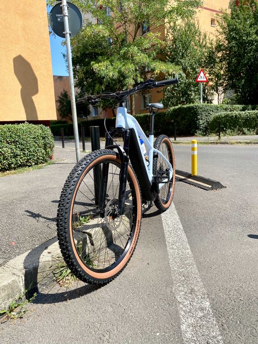 Vând Bicicleta Electrica CUBE REACTION HYBRID PRO 750