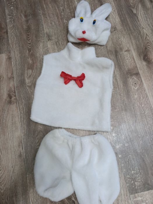 Продам костюм зайчика!