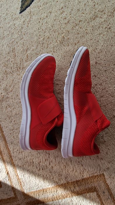Adidas originali Nike noi super preț